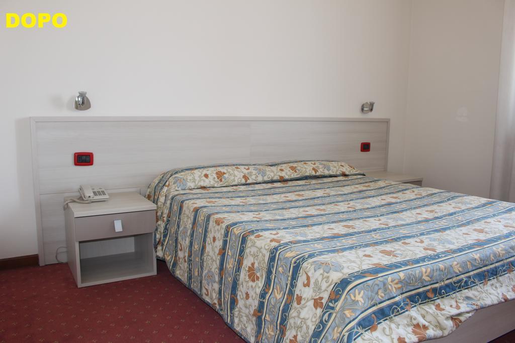 Hotel Fiesta Казалпустерлинго Екстериор снимка