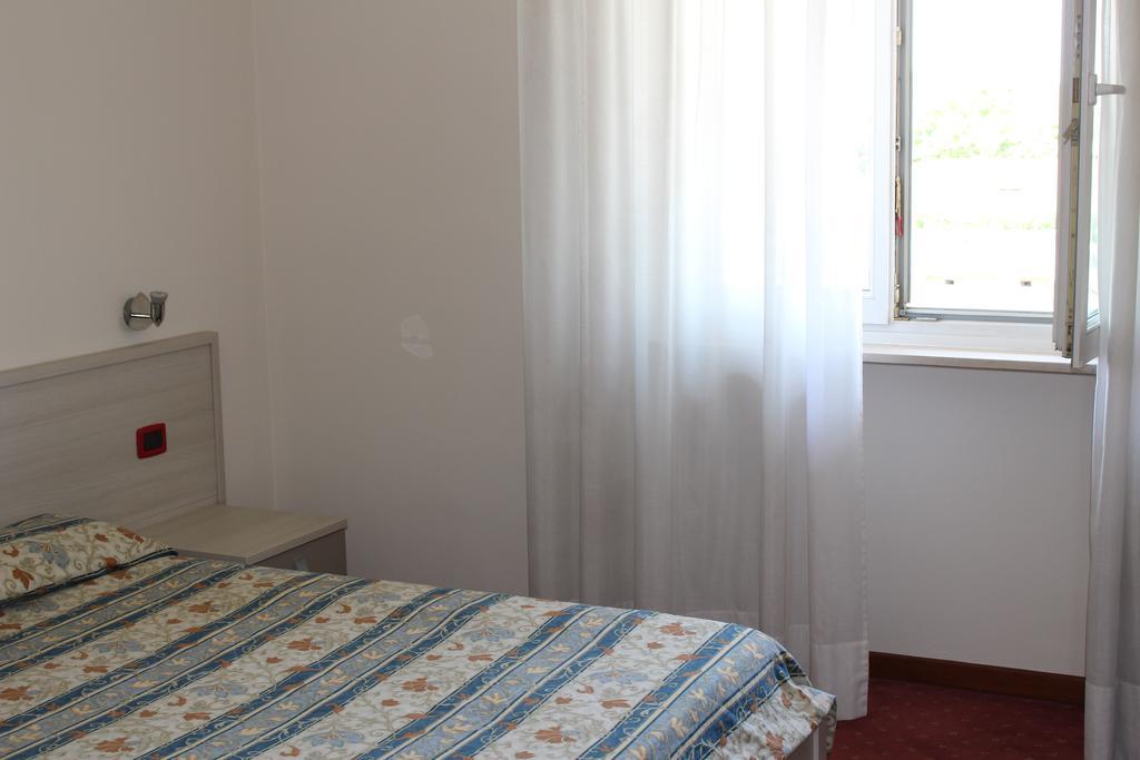 Hotel Fiesta Казалпустерлинго Екстериор снимка