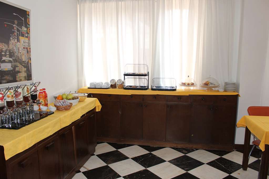 Hotel Fiesta Казалпустерлинго Ресторант снимка