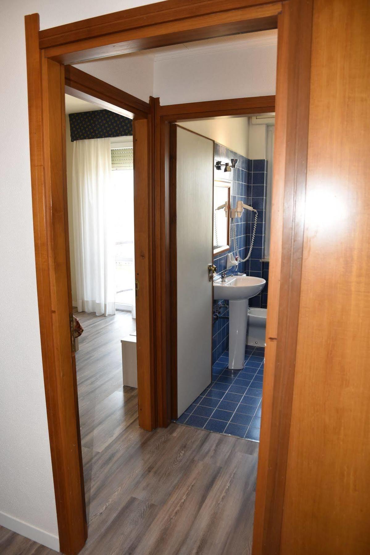Hotel Fiesta Казалпустерлинго Екстериор снимка