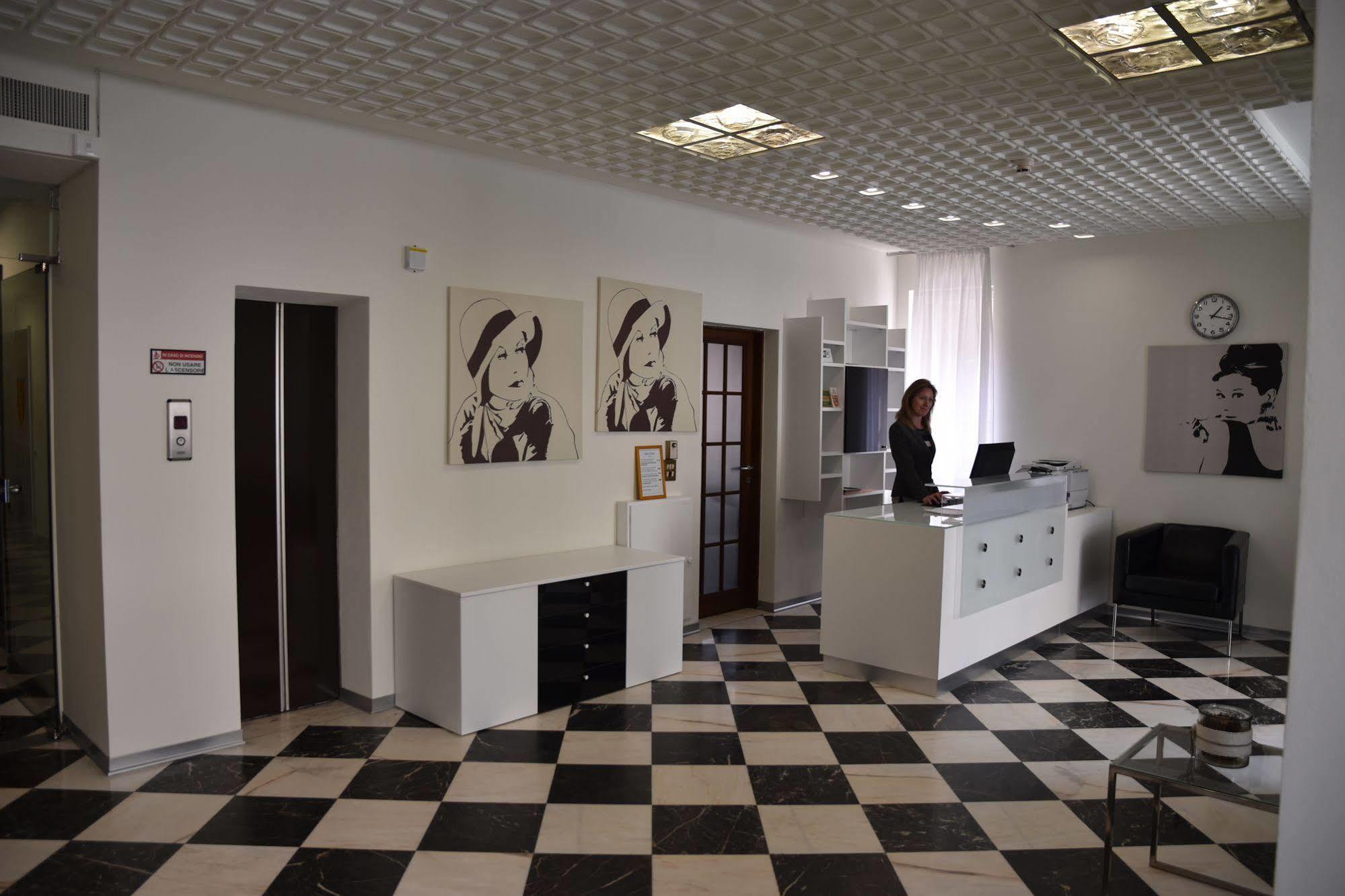 Hotel Fiesta Казалпустерлинго Екстериор снимка